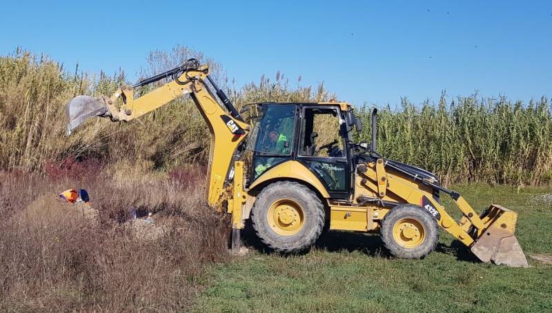 Creusement pour sondages géotechniques à Villelaure